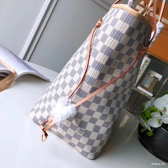 GM Louis Vuitton Neverfull 0718